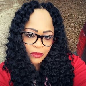 Meet your Posher, Angela